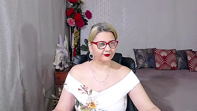 LucilleFenlys online show from 02/11/26, 11:48