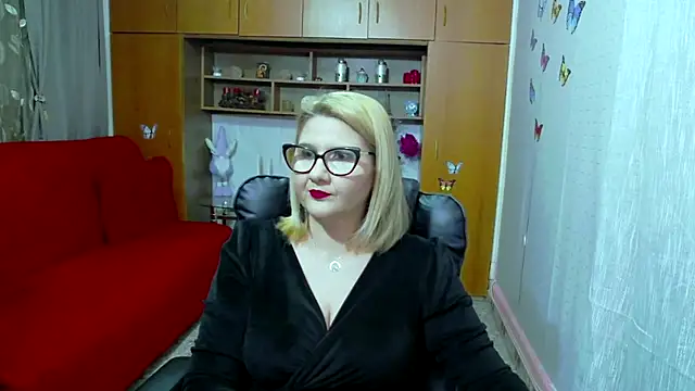 Snapshot of LucilleFenlys chatting on 02/28/25, 09:33 LucilleFenlys online show from 02/28/25, 09:33