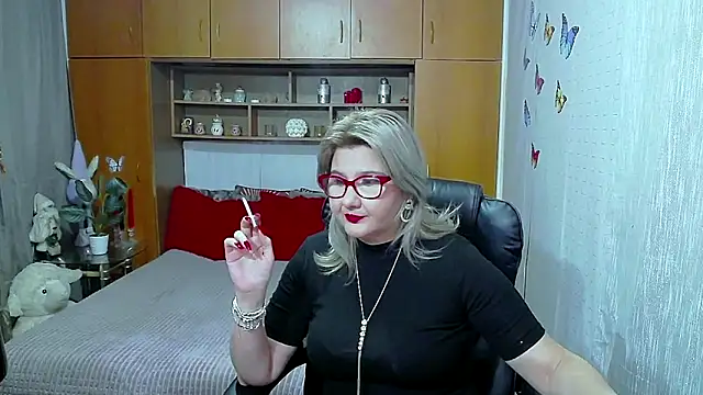 LucilleFenlys online show from 03/24/26, 05:46