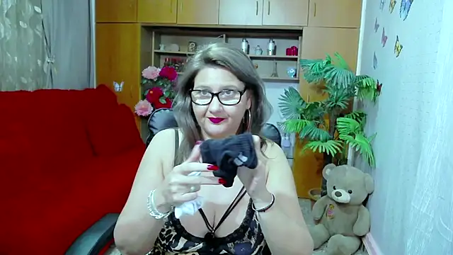 Snapshot of LucilleFenlys chatting on 12/08/24, 10:47 LucilleFenlys online show from 12/08/24, 10:47