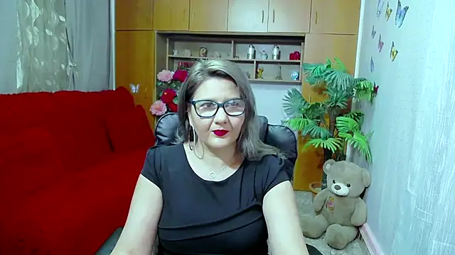 Snapshot of LucilleFenlys chatting on 12/07/24, 10:23 LucilleFenlys online show from 12/07/24, 10:23