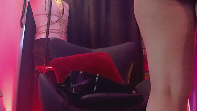 PerlaDivaio online show from 04/13/26, 01:48