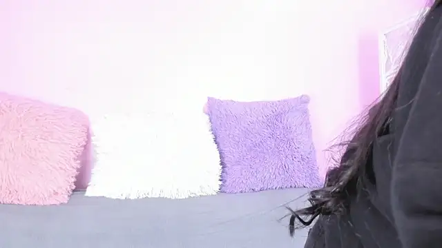 Snapshot of miss_soffi_ chatting on 09/13/25, 12:27 miss soffi online show from 09/13/25, 12:27