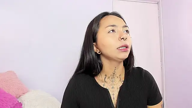 Snapshot of miss_soffi_ chatting on 09/27/25, 12:22 miss soffi online show from 09/27/25, 12:22