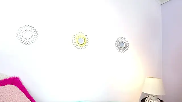 miss soffi  online show from 01/13/26, 12:20