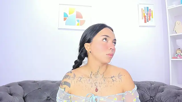 miss soffi  online show from 02/12/26, 06:40