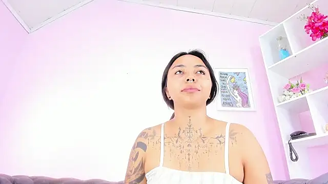 miss soffi  online show from 05/11/26, 12:06