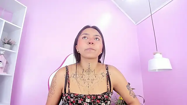 Snapshot of miss_soffi_ chatting on 02/04/25, 12:33 miss soffi online show from 02/04/25, 12:33