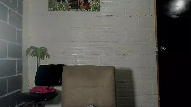 Snapshot of sarasandle chatting on 03/22/25, 05:06 sarasandle online show from 03/22/25, 05:06