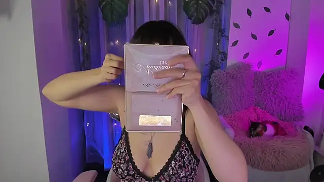 Snapshot of Aquamarinebubble chatting on 07/01/26, 02:45 Aquamarinebubble online show from 07/01/26, 02:45