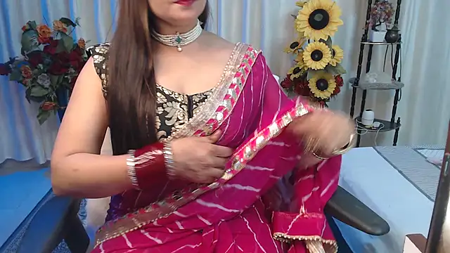 Snapshot of mahimagicdoll_DESI chatting on 02/08/25, 07:27 mahimagicdoll DESI online show from 02/08/25, 07:27