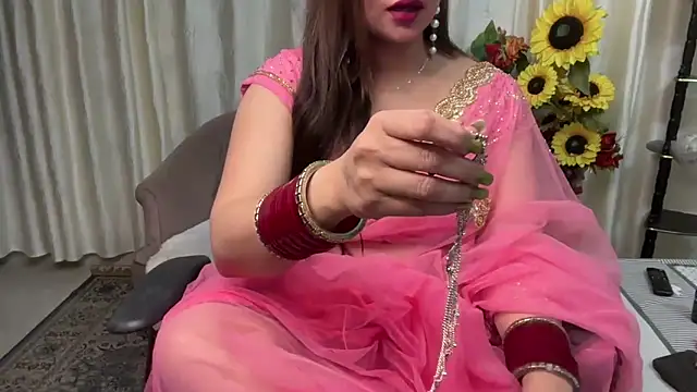 Snapshot of mahimagicdoll_DESI chatting on 03/04/25, 08:49 mahimagicdoll DESI online show from 03/04/25, 08:49