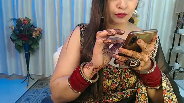 Snapshot of mahimagicdoll_DESI chatting on 02/08/25, 02:04 mahimagicdoll DESI online show from 02/08/25, 02:04