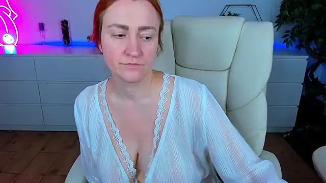 Kamilla Hot online show from 10/10/25, 05:58