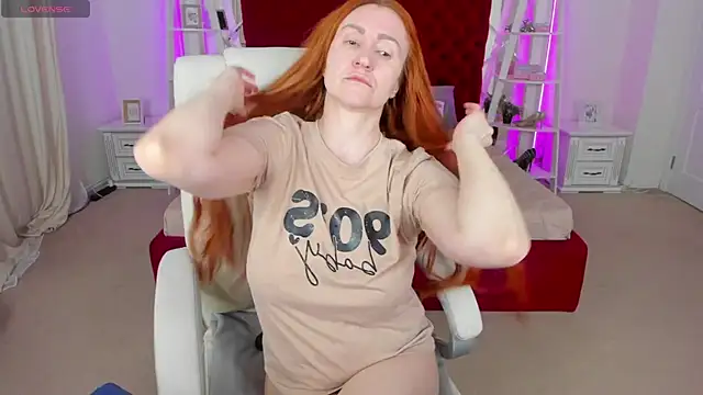 Snapshot of Kamilla_Hot chatting on 05/08/26, 05:33 Kamilla Hot online show from 05/08/26, 05:33