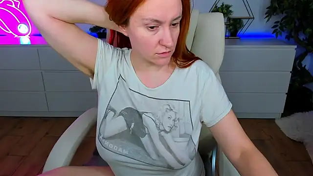 Kamilla Hot online show from 11/07/25, 09:41