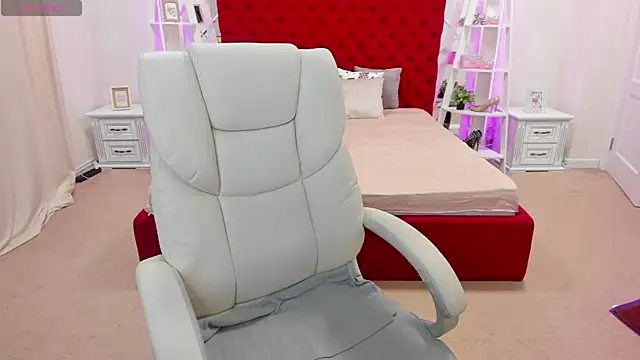 Snapshot of Kamilla_Hot chatting on 04/25/26, 05:32 Kamilla Hot online show from 04/25/26, 05:32