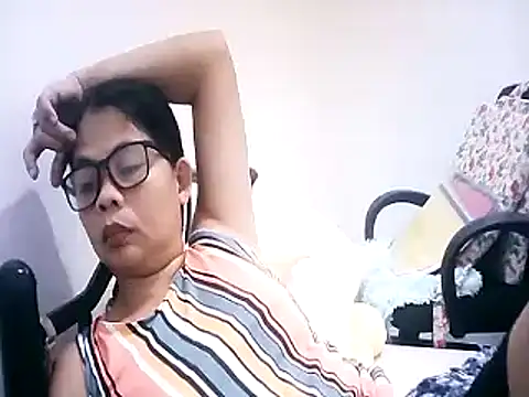 pinay milfxx online show from 11/25/25, 04:35