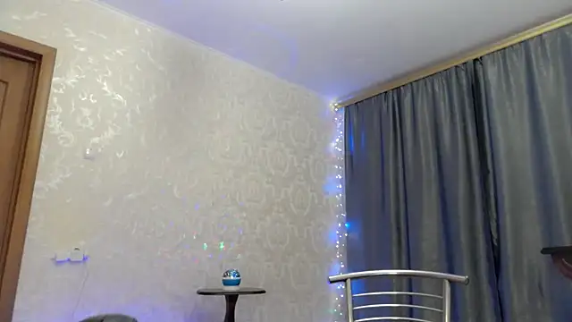 Snapshot of elenaza chatting on 10/05/25, 06:53 elenaza online show from 10/05/25, 06:53