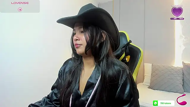 isabella florez online show from 04/08/26, 02:02