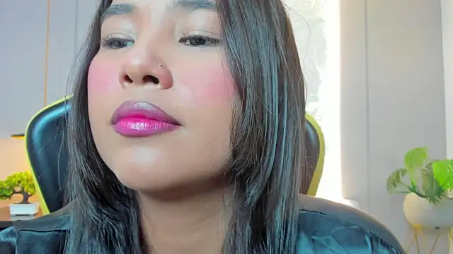 isabella florez online show from 04/16/26, 02:34