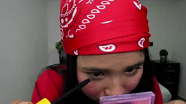 isabella florez online show from 03/18/25, 12:17