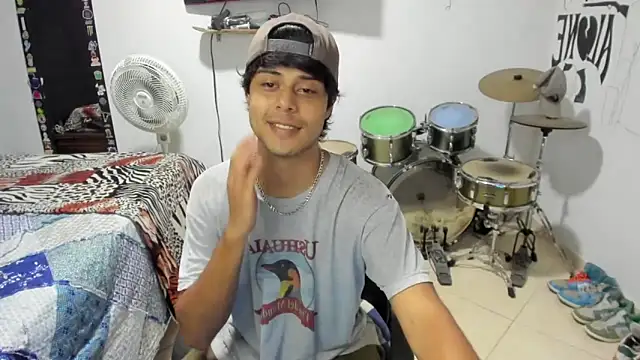 Zack falcon online show from 09/25/25, 03:23