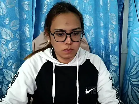 Your PrettyGirlxxx online show from 02/18/26, 03:26