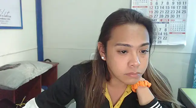 Your PrettyGirlxxx online show from 02/05/25, 06:02