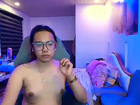Your PrettyGirlxxx online show from 04/14/26, 12:54