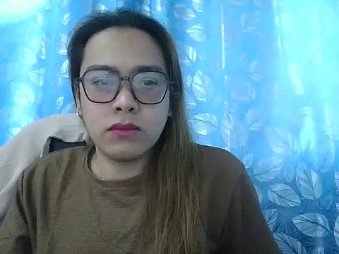 Your PrettyGirlxxx online show from 04/13/26, 12:03