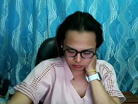 Your PrettyGirlxxx online show from 09/18/25, 06:05