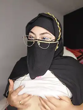 Hana    online show from 03/25/26, 12:44