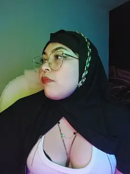 Hana    online show from 03/28/26, 01:06