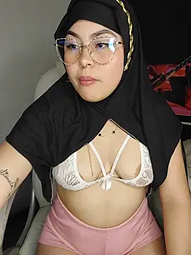 Hana    online show from 03/18/26, 11:27