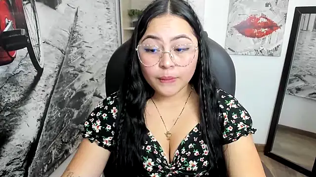 Hana    online show from 11/12/25, 10:24