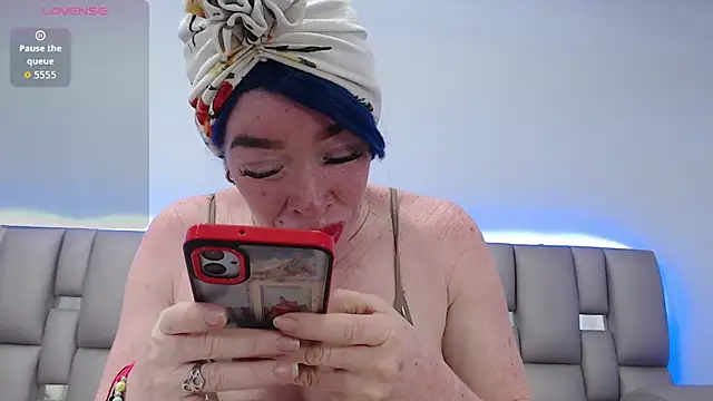 Kittywhiteass online show from 01/06/26, 09:41