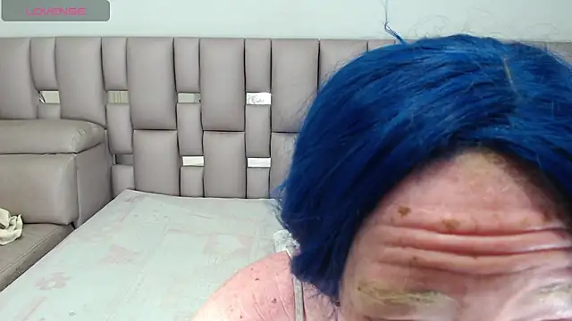 Kittywhiteass online show from 10/09/25, 04:35