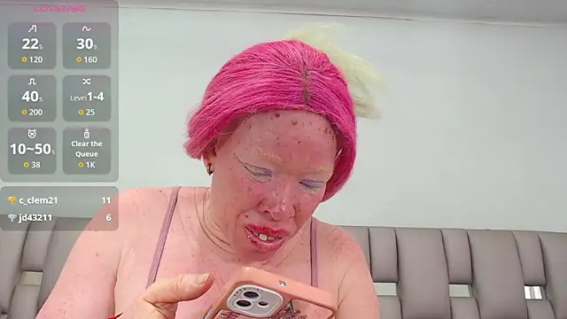 Kittywhiteass online show from 11/15/25, 02:21