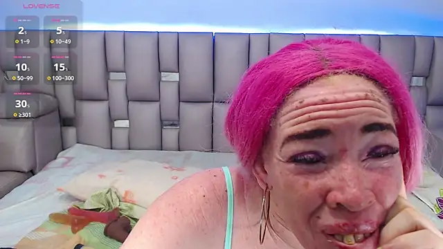 Kittywhiteass online show from 11/27/25, 04:02