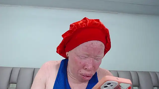 Kittywhiteass online show from 09/21/25, 06:51