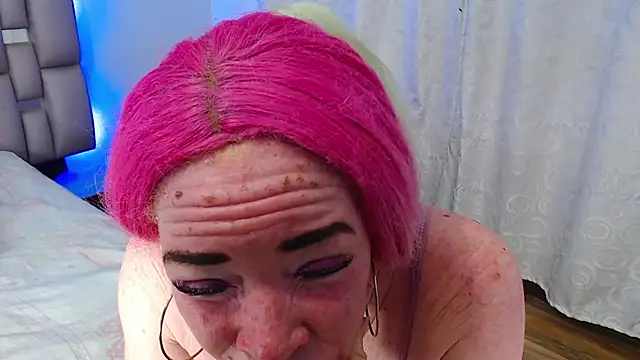 Kittywhiteass online show from 11/26/25, 04:23