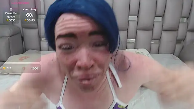 Kittywhiteass online show from 01/13/26, 01:09