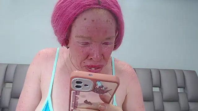 Kittywhiteass online show from 11/05/25, 11:24