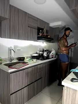 Snapshot of blackdrey18 chatting on 10/22/25, 02:05 blackdrey18 online show from 10/22/25, 02:05