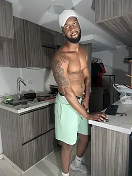 Snapshot of blackdrey18 chatting on 10/31/25, 03:52 blackdrey18 online show from 10/31/25, 03:52