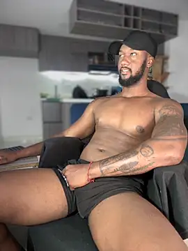 Snapshot of blackdrey18 chatting on 10/20/25, 02:28 blackdrey18 online show from 10/20/25, 02:28