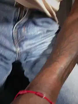 Snapshot of blackdrey18 chatting on 02/17/26, 12:13 blackdrey18 online show from 02/17/26, 12:13