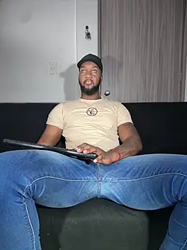 Snapshot of blackdrey18 chatting on 02/04/26, 03:18 blackdrey18 online show from 02/04/26, 03:18