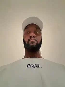 Snapshot of blackdrey18 chatting on 01/14/26, 12:31 blackdrey18 online show from 01/14/26, 12:31